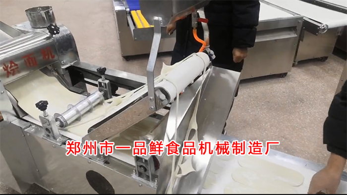 鞏義燴面館老板定購飯店?duì)Z面機(jī)(圖1) 鞏義燴面館老板定購飯店?duì)Z面機(jī)(圖1)