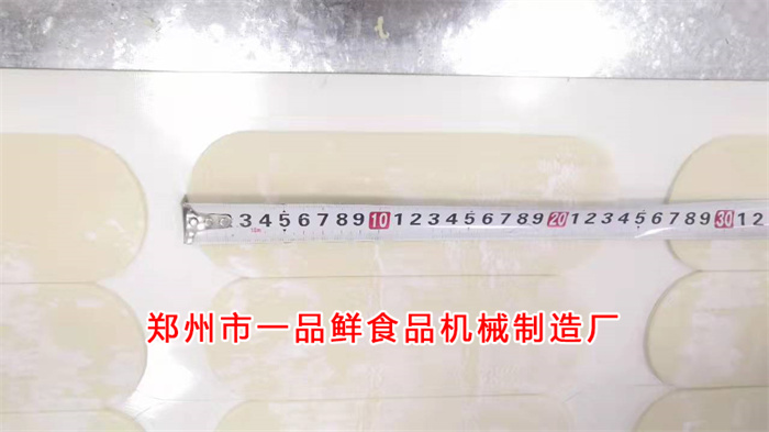 鞏義燴面館老板定購飯店?duì)Z面機(jī)(圖2) 鞏義燴面館老板定購飯店?duì)Z面機(jī)(圖2)