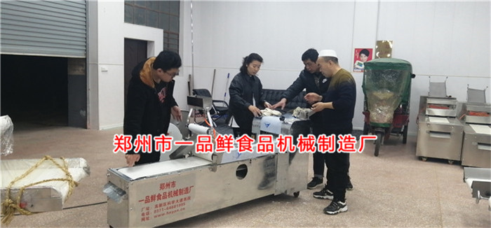 山西長治客戶訂購面館燴面機(jī)一套(圖2) 山西長治客戶訂購面館燴面機(jī)一套(圖2)