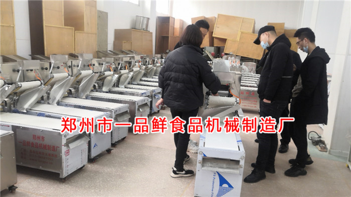 客戶(hù)訂購(gòu)全套面館燴面機(jī)設(shè)備(圖3)