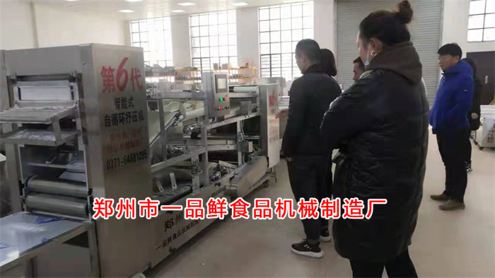 許昌老客戶考察350自動疊片燴面機(圖5) 許昌老客戶考察350自動疊片燴面機(圖5)