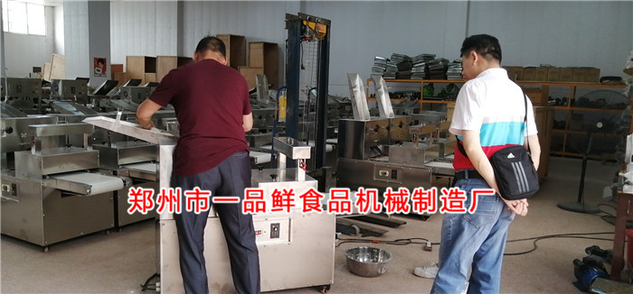 鄭州客戶設備調(diào)試中 鄭州客戶設備調(diào)試中