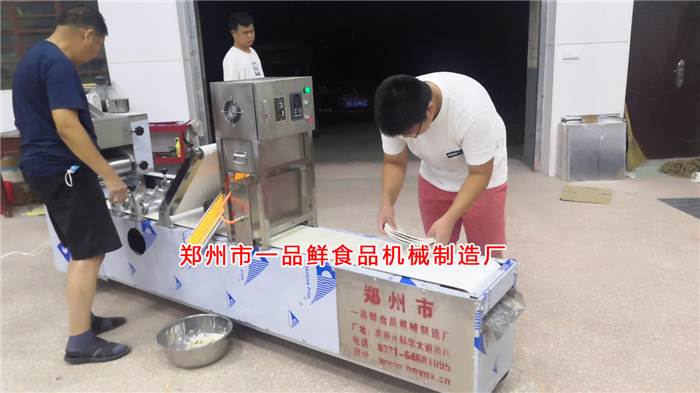 新鄭客戶定購的燴面機(jī)生產(chǎn)調(diào)試中 新鄭客戶定購的燴面機(jī)生產(chǎn)調(diào)試中